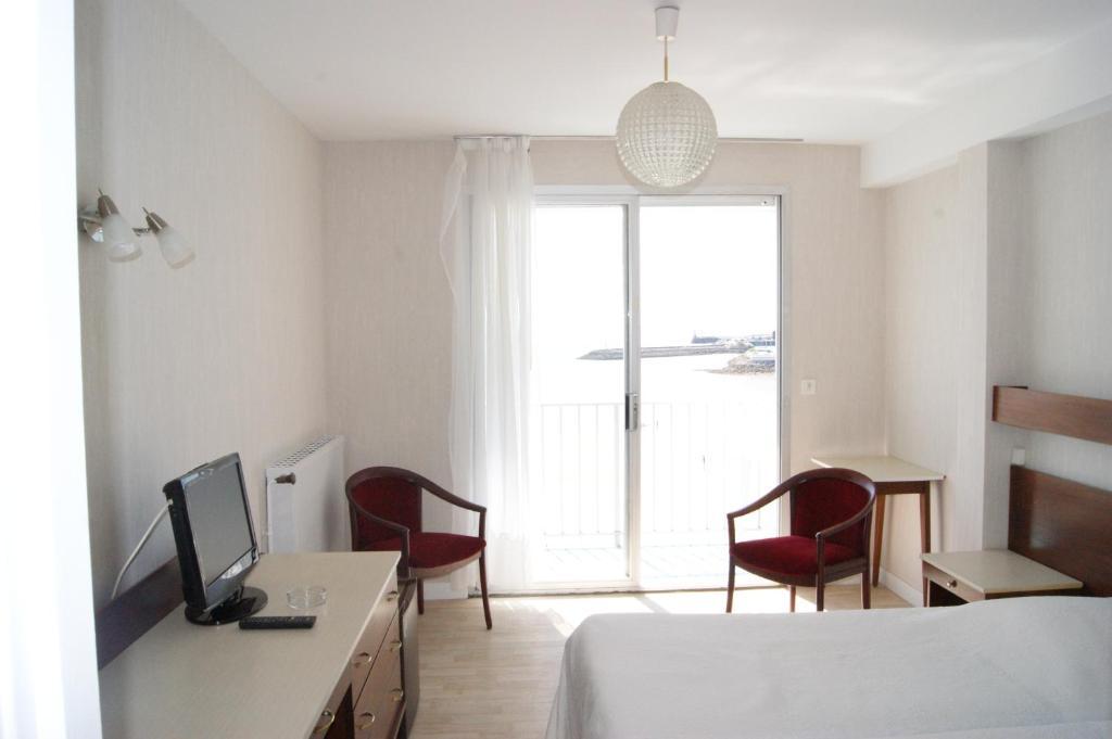 Les Embruns Hotel Royan Room photo