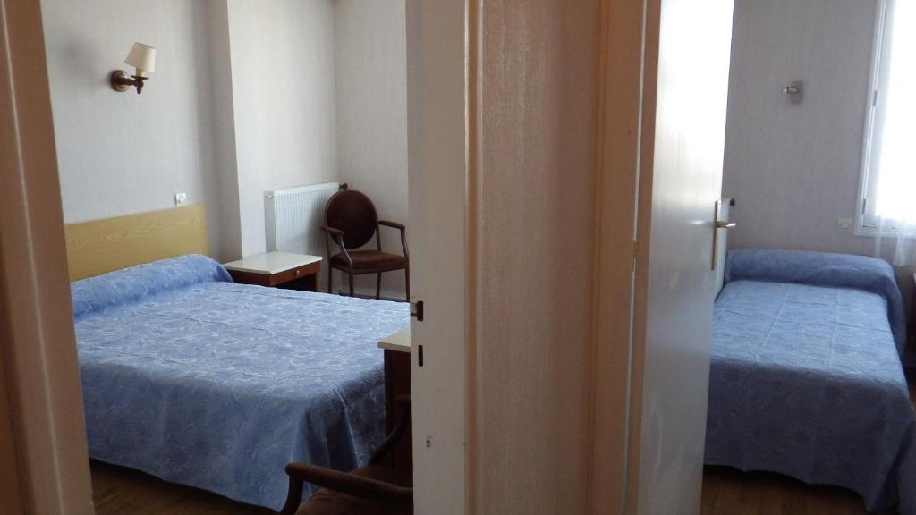 Les Embruns Hotel Royan Room photo