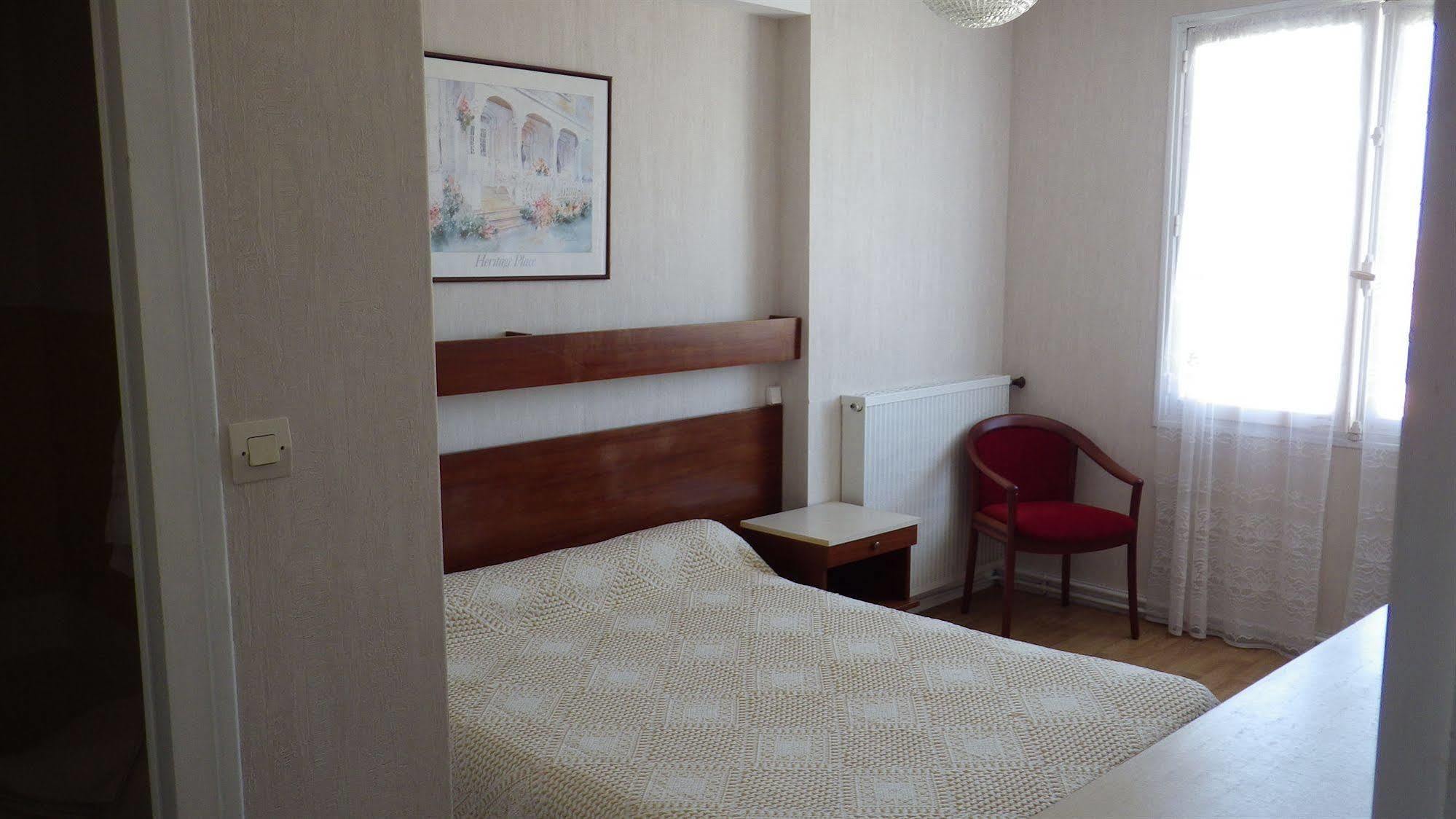 Les Embruns Hotel Royan Exterior photo