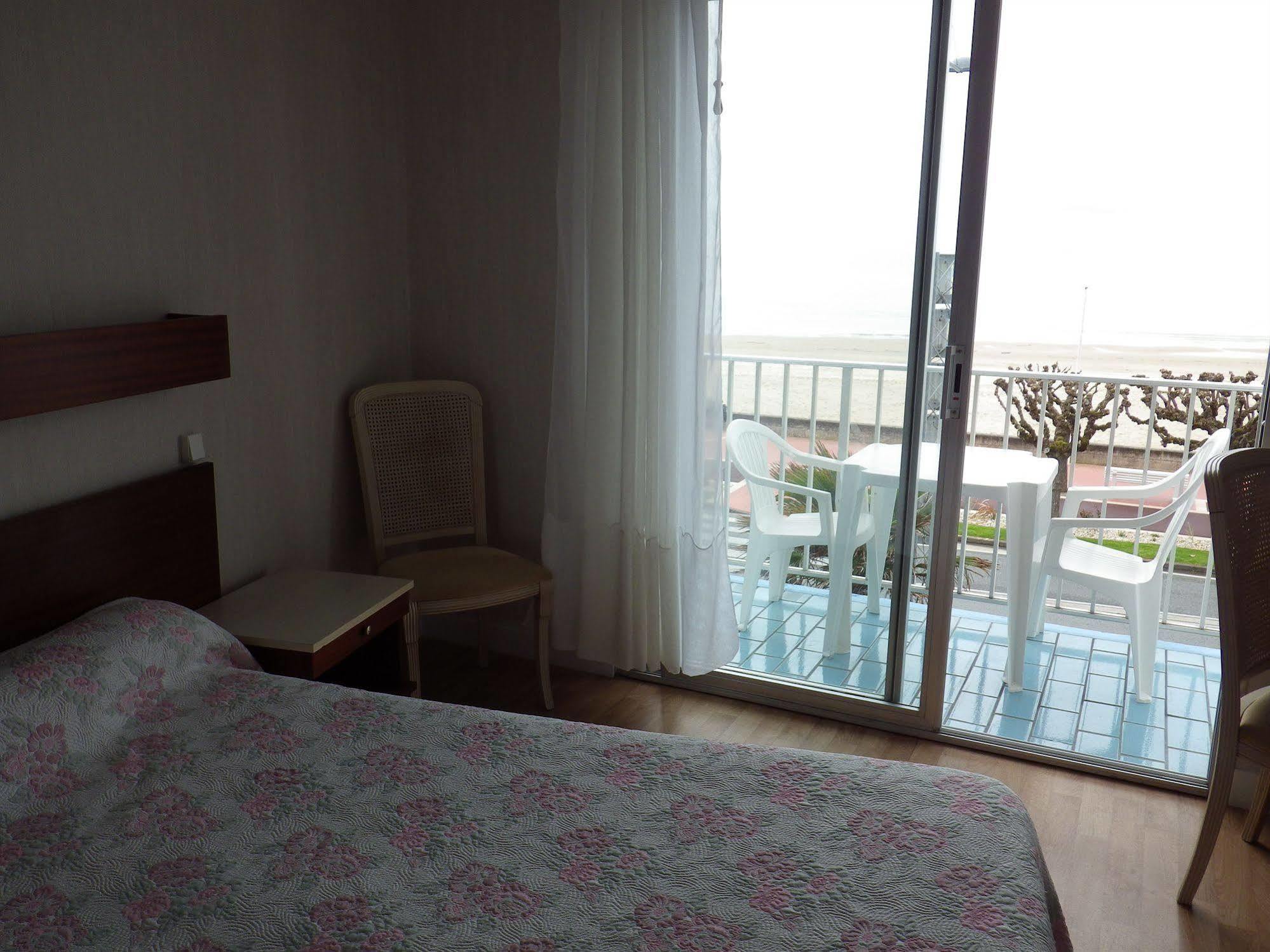 Les Embruns Hotel Royan Exterior photo