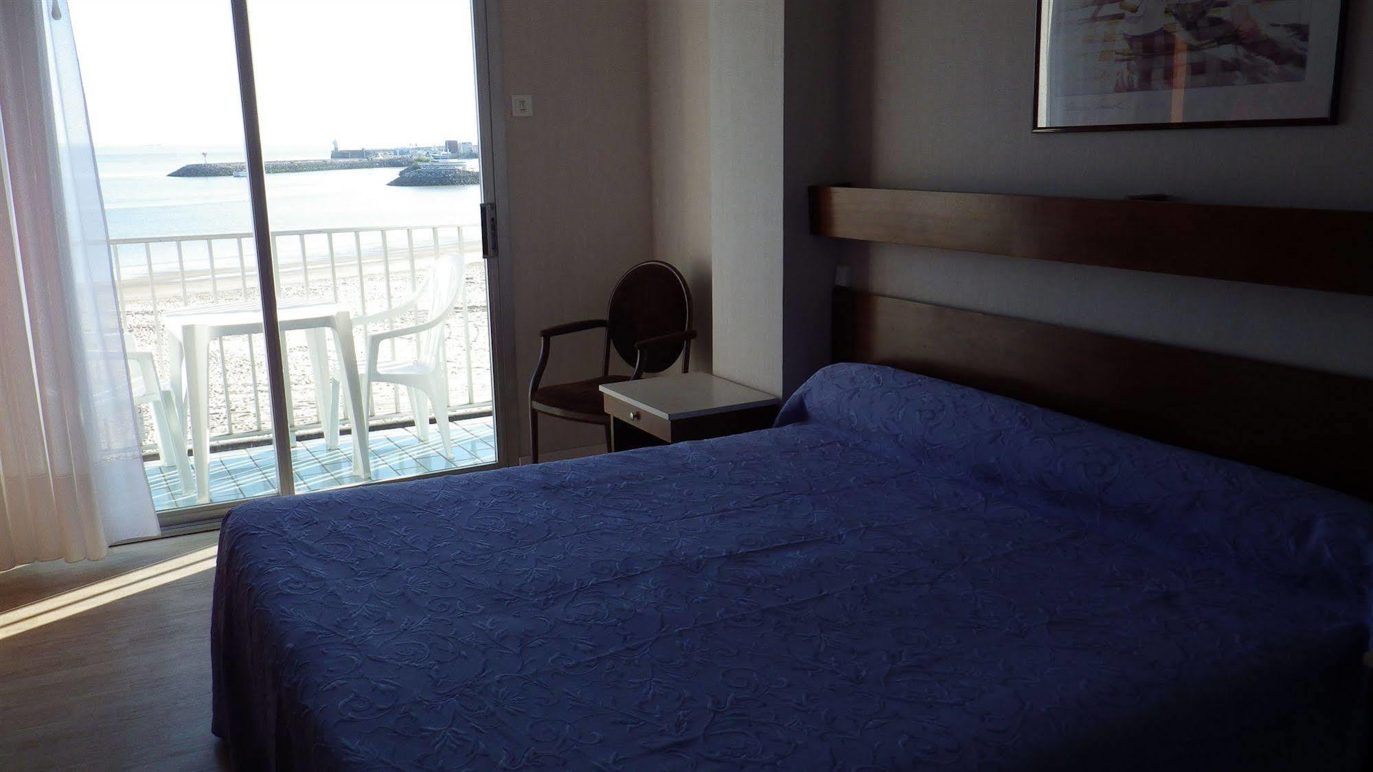 Les Embruns Hotel Royan Exterior photo