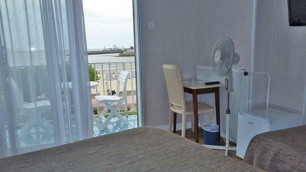 Les Embruns Hotel Royan Exterior photo